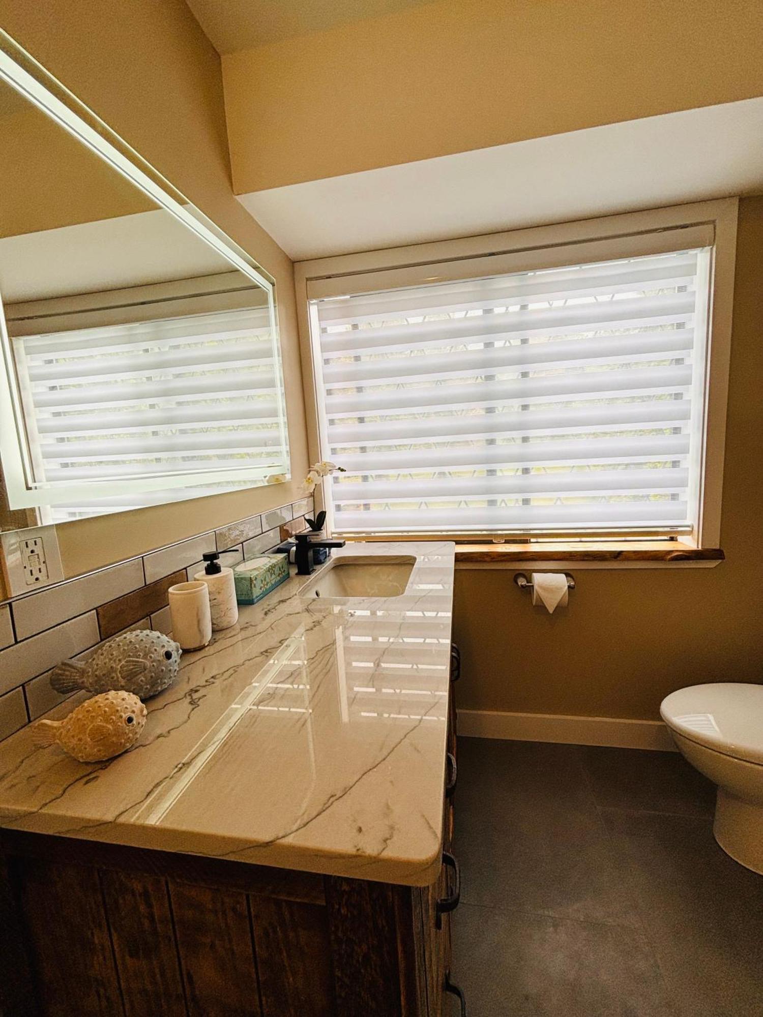 Oceanside Manor - Fancy Room - Golf Course & Beach View Qualicum Beach Eksteriør billede