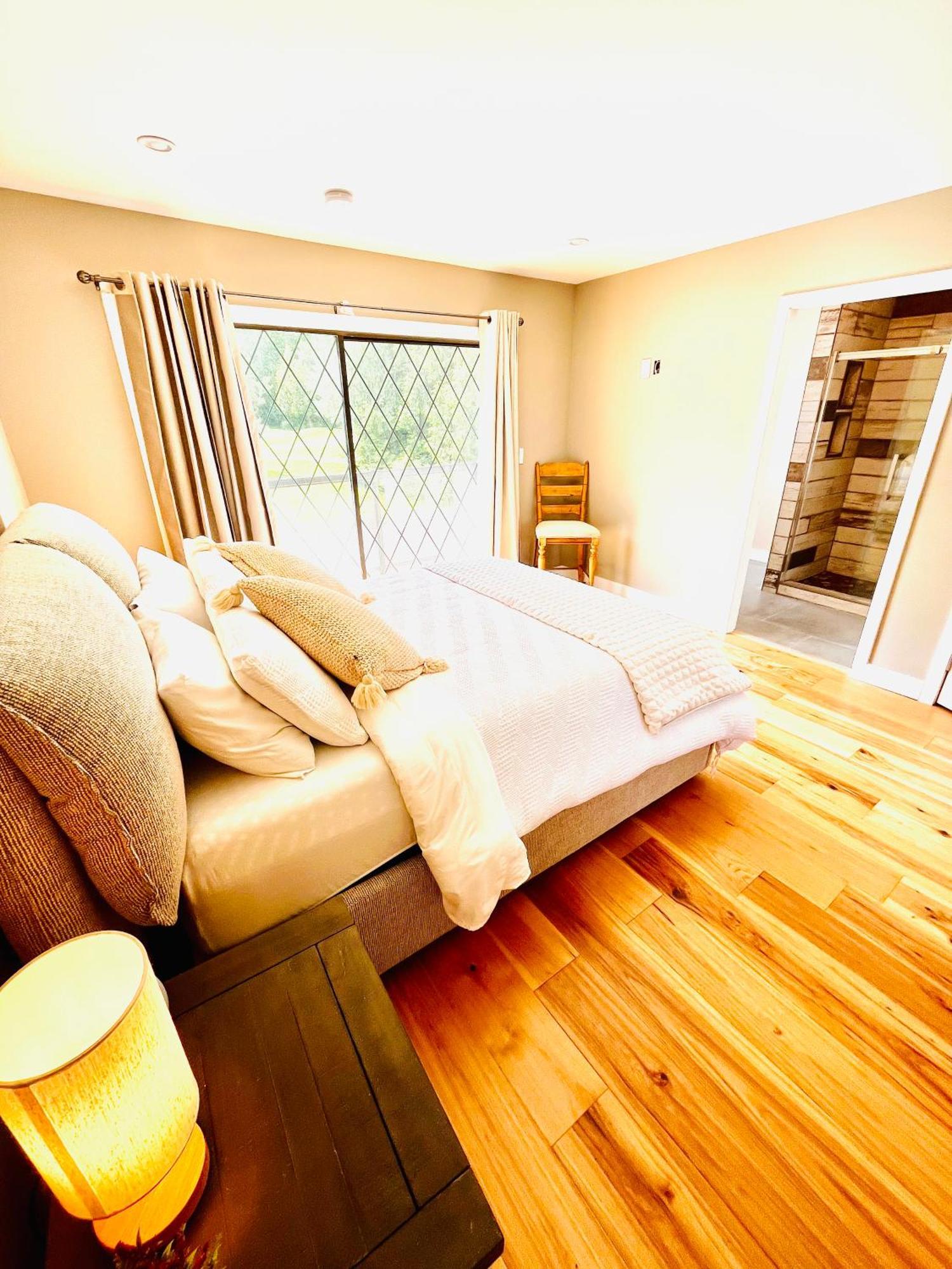 Oceanside Manor - Fancy Room - Golf Course & Beach View Qualicum Beach Eksteriør billede