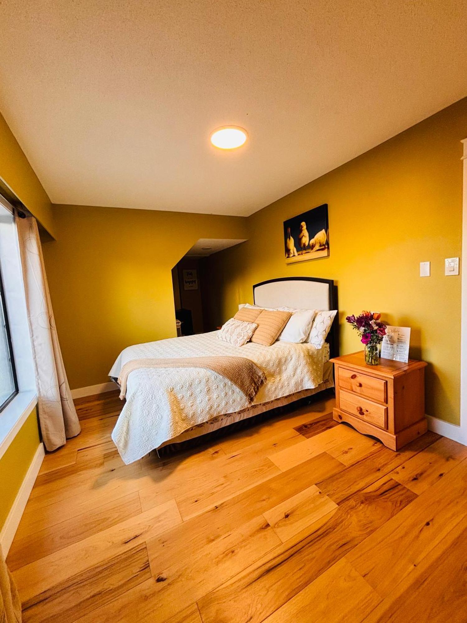 Oceanside Manor - Fancy Room - Golf Course & Beach View Qualicum Beach Eksteriør billede