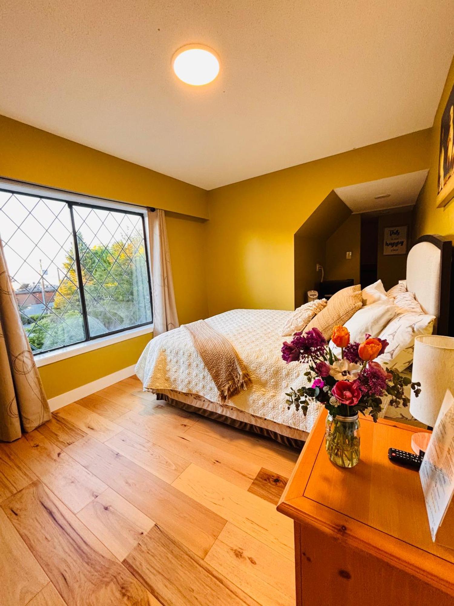Oceanside Manor - Fancy Room - Golf Course & Beach View Qualicum Beach Eksteriør billede